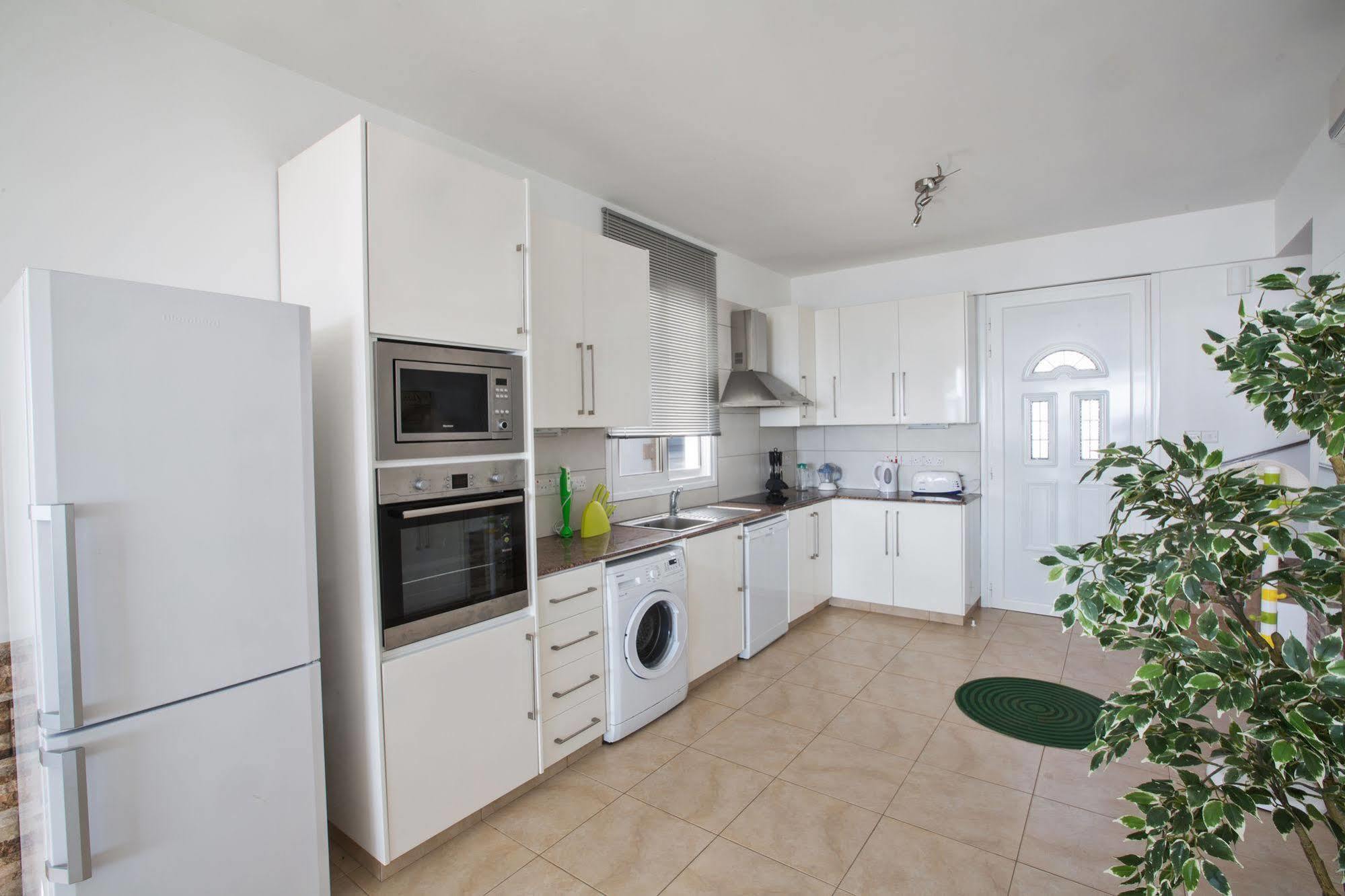Gorgona Villas Ajía Nápa Kültér fotó